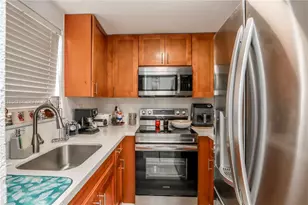 30 SW 108th Ave, Sweetwater, FL 33174 - Photo 7