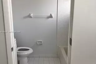 2310 W 74th St, Hialeah, FL 33016 - Photo 21