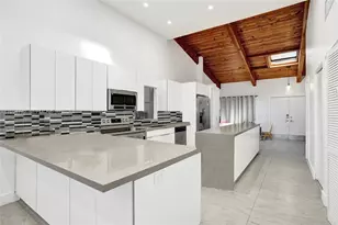 2619 S Parkview Dr, Hallandale Beach, FL 33009 - Photo 5