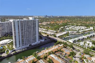 2619 S Parkview Dr, Hallandale Beach, FL 33009 - Photo 29