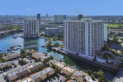 2619 S Parkview Dr, Hallandale Beach, FL 33009 - Photo 27