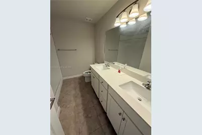 585 NW 11th Ave, Florida City, FL 33034 - Photo 23