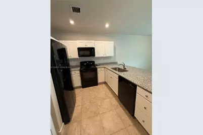 585 NW 11th Ave, Florida City, FL 33034 - Photo 7