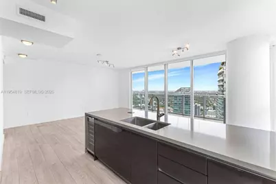 1080 Brickell Ave #3909, Miami, FL 33131 - Photo 7
