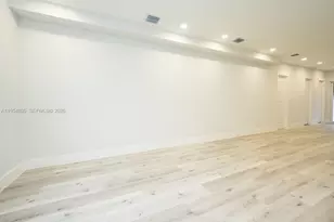 1221 NW 75th St, Miami, FL 33147 - Photo 13