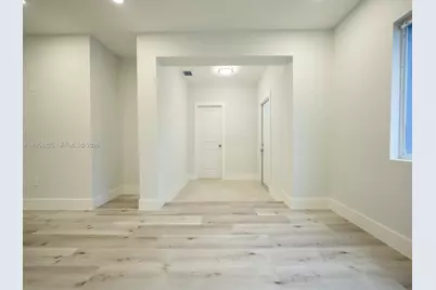 1221 NW 75th St, Miami, FL 33147 - Photo 9