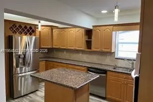 240 N 70th Way, Hollywood, FL 33024 - Photo 15