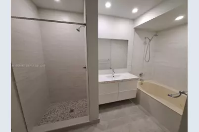 561 Racquet Club Rd #24, Weston, FL 33326 - Photo 19