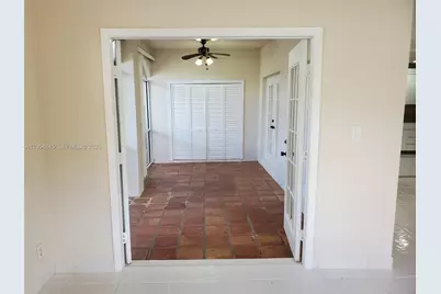 561 Racquet Club Rd #24, Weston, FL 33326 - Photo 7