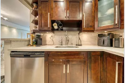 6937 Bay Dr #402, Miami Beach, FL 33141 - Photo 3