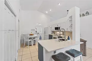 1024 NW 184th Way, Pembroke Pines, FL 33029 - Photo 13