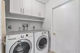 1024 NW 184th Way, Pembroke Pines, FL 33029 - Photo 15