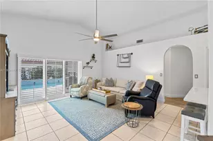 1024 NW 184th Way, Pembroke Pines, FL 33029 - Photo 3