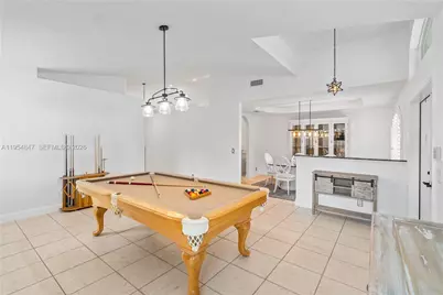 1024 NW 184th Way, Pembroke Pines, FL 33029 - Photo 9