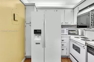 3731 N Country Club Dr, Aventura, FL 33180 - Photo 15