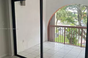 10229 NW 9th St Cir, Miami, FL 33172 - Photo 7