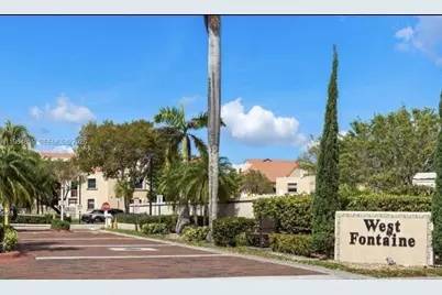 10229 NW 9th St Cir #213-2, Miami, FL 33172 - Photo 1