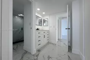 3675 N Country Club Dr, Aventura, FL 33180 - Photo 25