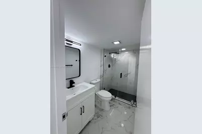 3675 N Country Club Dr #1209, Aventura, FL 33180 - Photo 21