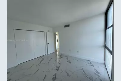 3675 N Country Club Dr #1209, Aventura, FL 33180 - Photo 27