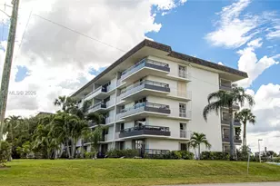 555 NW 4th Ave, Boca Raton, FL 33432 - Photo 23