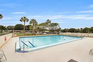 555 NW 4th Ave, Boca Raton, FL 33432 - Photo 23