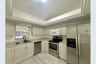 142 SW 34th Pl, Cape Coral, FL 33991 - Photo 5