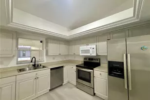 142 SW 34th Pl, Cape Coral, FL 33991 - Photo 5