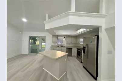 142 SW 34th Pl, Cape Coral, FL 33991 - Photo 3