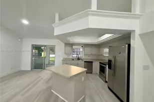 142 SW 34th Pl, Cape Coral, FL 33991 - Photo 3