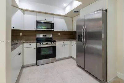 2470-2472 NE 182nd Ter, North Miami Beach, FL 33160 - Photo 43