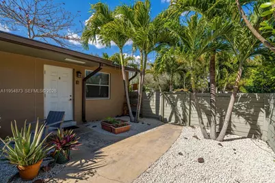 2470-2472 NE 182nd Ter, North Miami Beach, FL 33160 - Photo 27