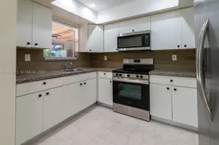 2470-2472 NE 182nd Terrace, North Miami Beach, FL 33160 - Photo 9