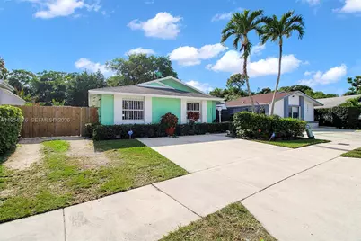 11942 SW 210th St, Miami, FL 33177 - Photo 3