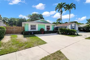 11942 SW 210th St, Miami, FL 33177 - Photo 3