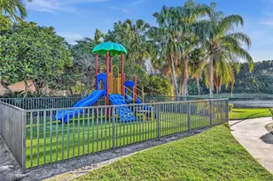900 Spoonbill Cir, Weston, FL 33326 - Photo 37