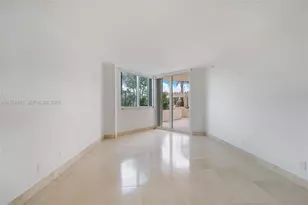 300 South Pointe Dr, Miami Beach, FL 33139 - Photo 13