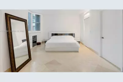 300 S Pointe Dr #303, Miami Beach, FL 33139 - Photo 11