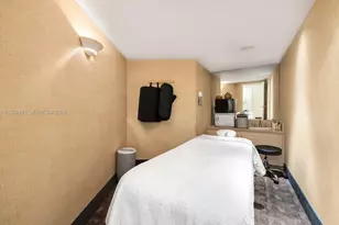 300 South Pointe Dr, Miami Beach, FL 33139 - Photo 41