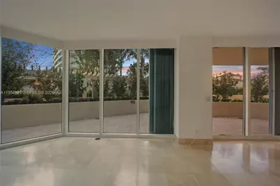 300 S Pointe Dr #303, Miami Beach, FL 33139 - Photo 21