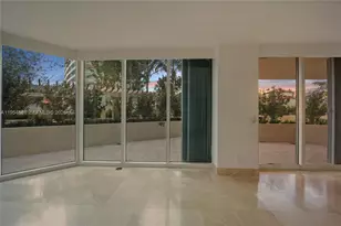 300 South Pointe Dr, Miami Beach, FL 33139 - Photo 21