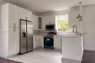 318 NW 153rd Ave, Pembroke Pines, FL 33028 - Photo 7