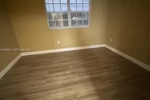 101 SW 117th Ave, Pembroke Pines, FL 33025 - Photo 5