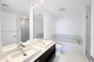 45 SW 9th St, Miami, FL 33130 - Photo 9