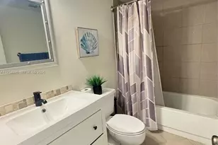 163 Lakeview Dr, Weston, FL 33326 - Photo 13