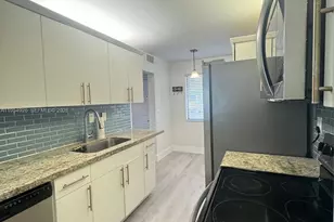 163 Lakeview Dr, Weston, FL 33326 - Photo 3