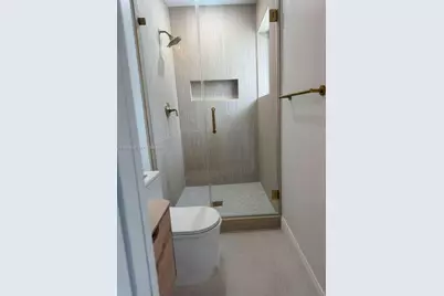 525 SW Beacom Blvd #A, Miami, FL 33135 - Photo 15