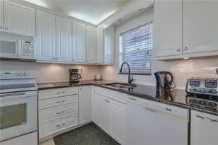 5860 NW 44th St, Lauderhill, FL 33319 - Photo 11