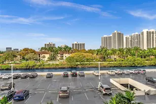 3675 N Country Club Dr, Aventura, FL 33180 - Photo 27