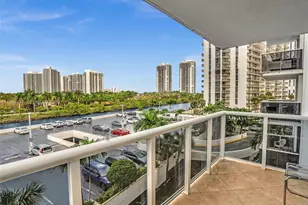 3675 N Country Club Dr, Aventura, FL 33180 - Photo 19